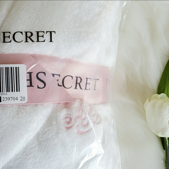 🌺BEAUTIFUL VICTORIA'S SECRET ROBE SIZE M/L - Picture 5 of 7
